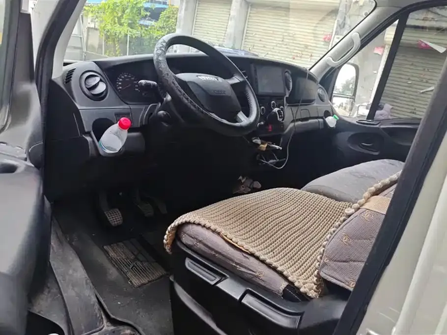 IVECO Ousheng — фото 3