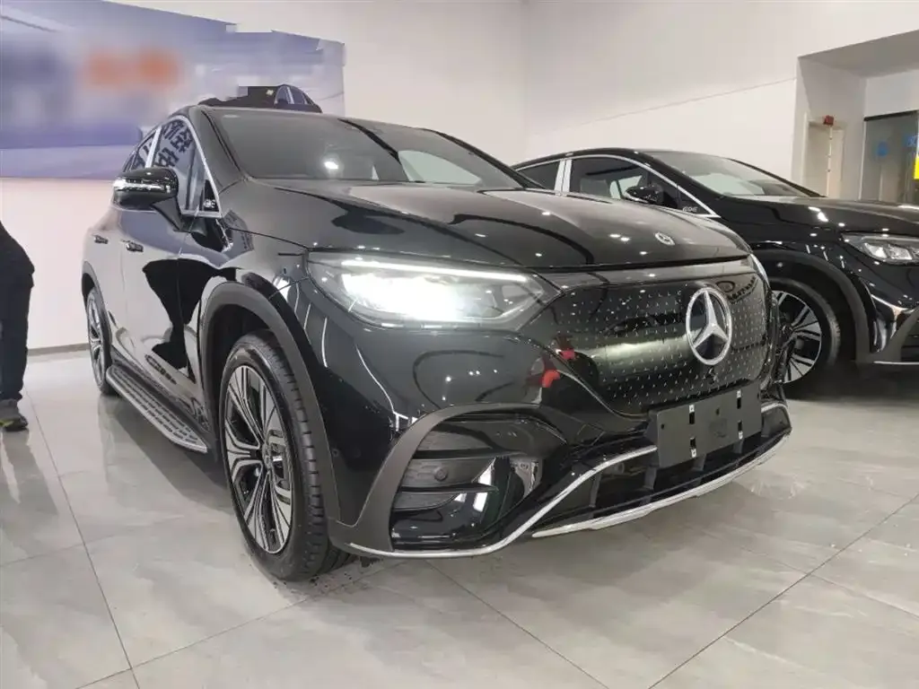 Mercedes-Benz EQE SUV — фото 5