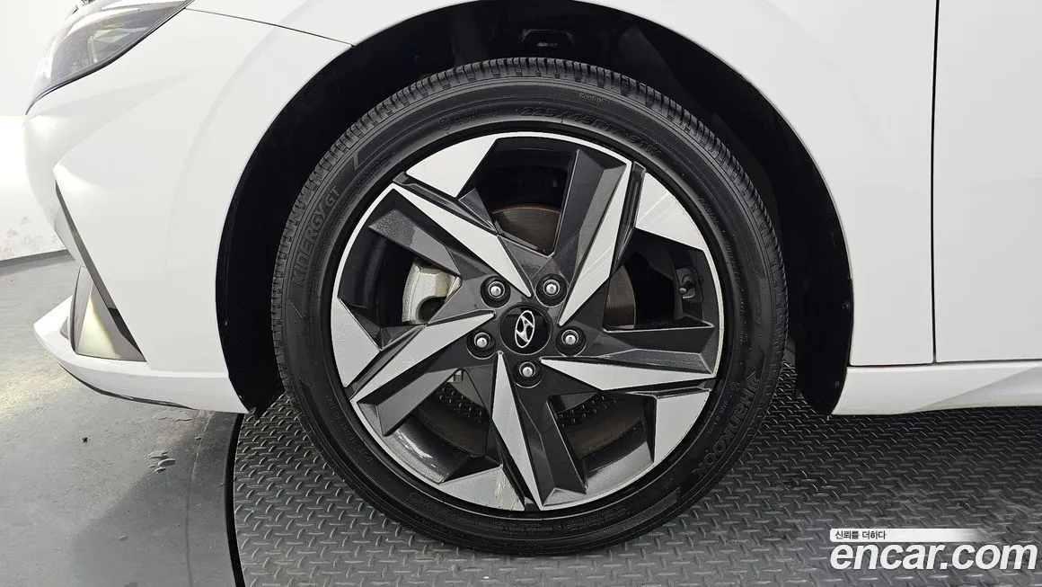 Hyundai AVANTE — фото 4