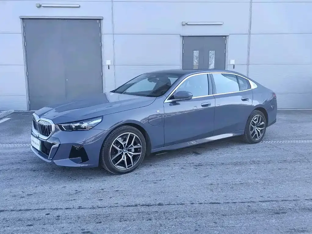 BMW i5 — фото 1