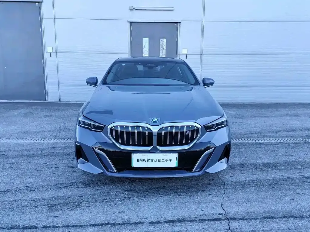 BMW i5 — фото 10