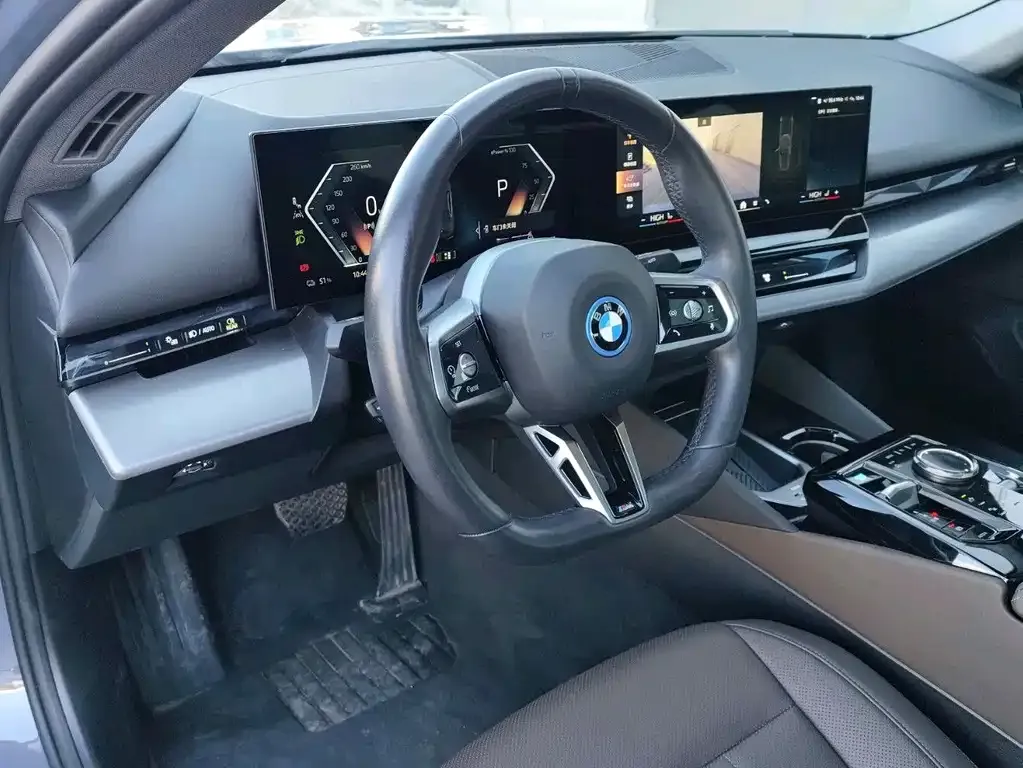 BMW i5 — фото 3