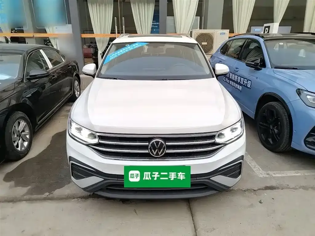Volkswagen Tiguan L — фото 3