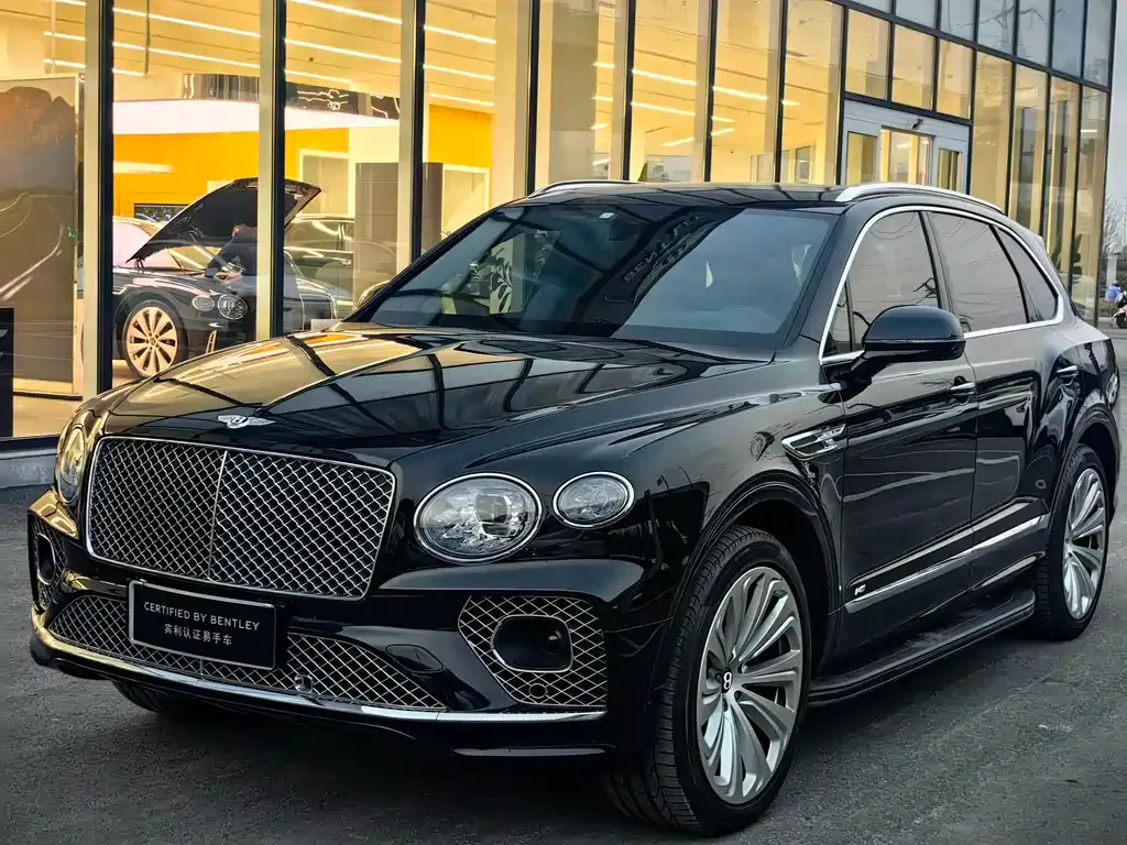 Bentley Bentayga — фото 1