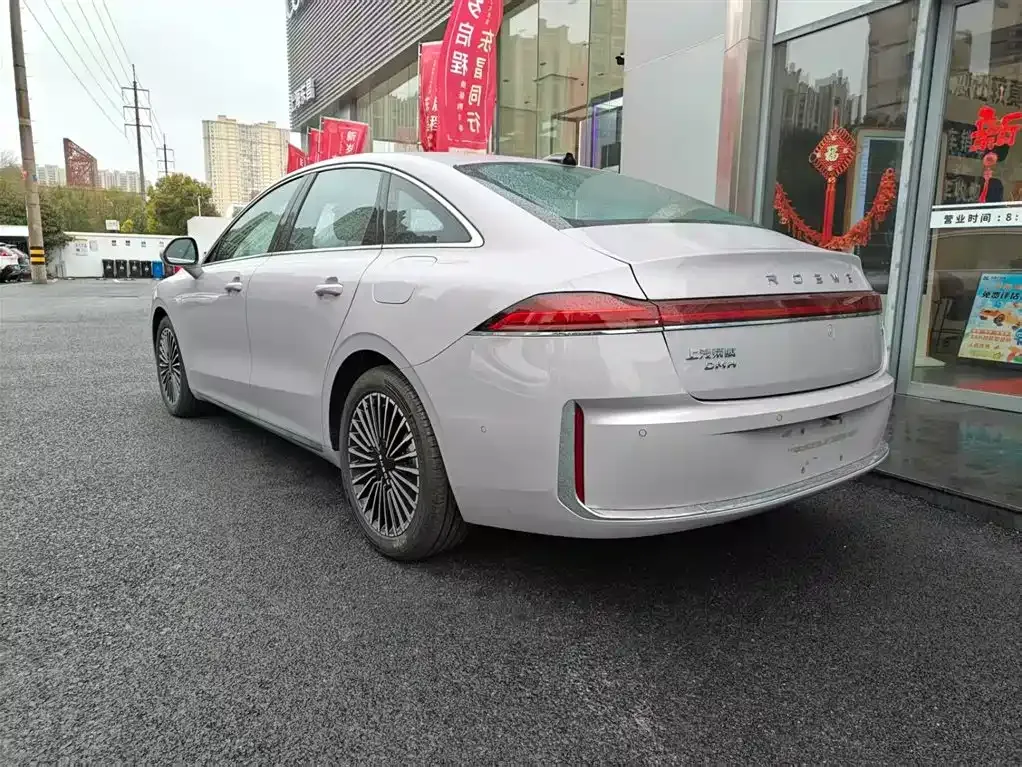 Roewe M7 DMH — фото 10
