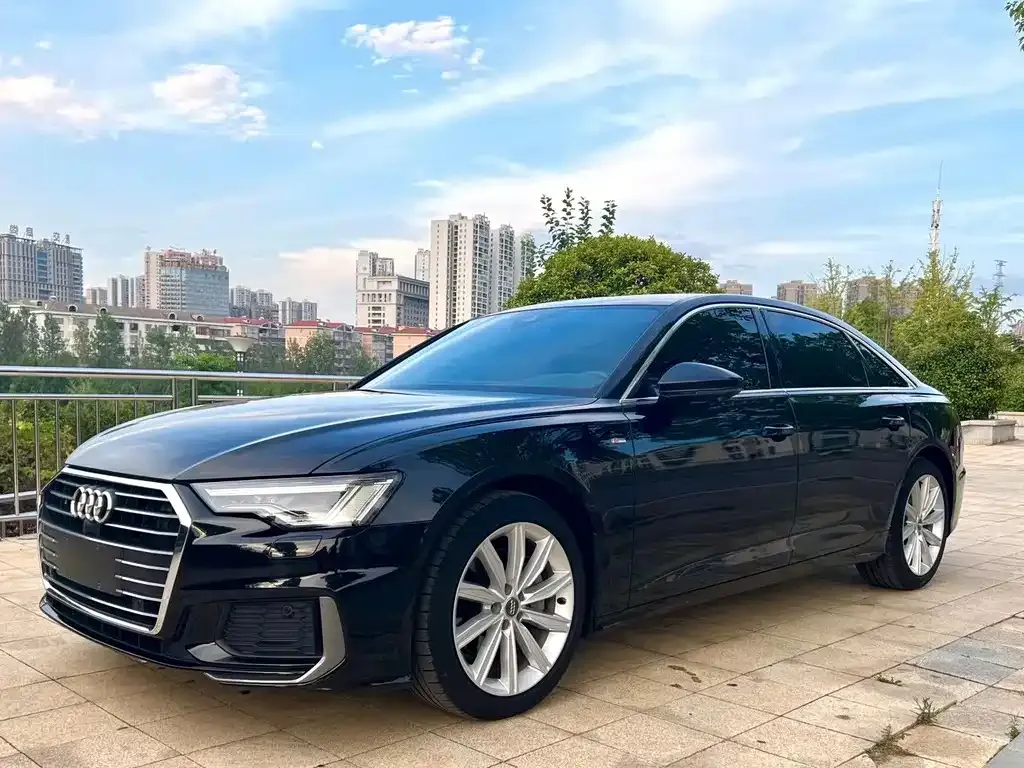 Audi A6L — фото 1