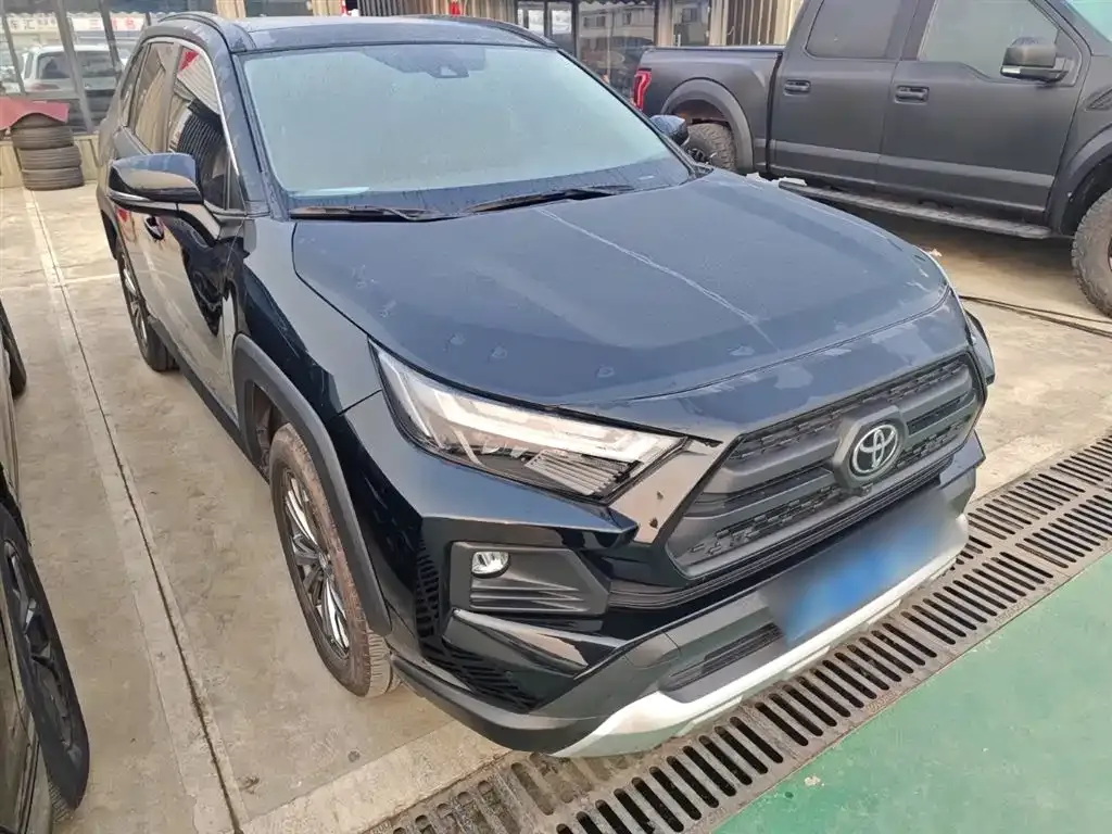 Toyota RAV4 — фото 4
