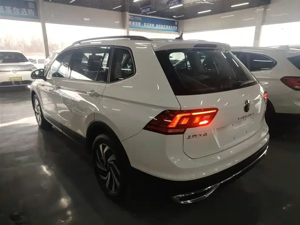 Volkswagen Tiguan L — фото 3
