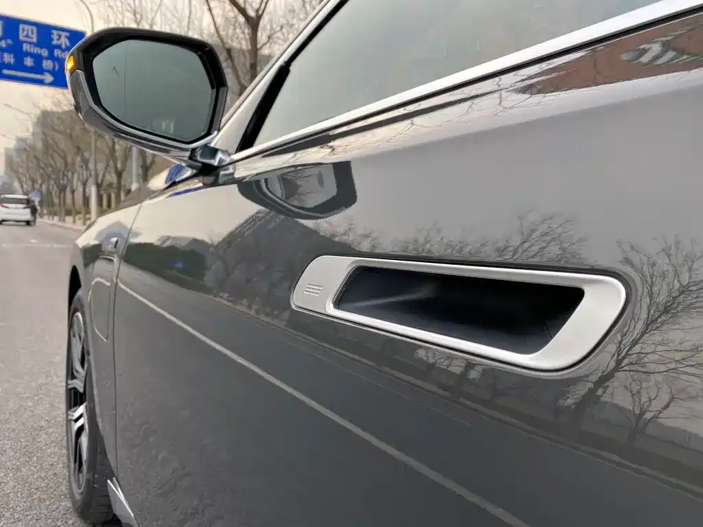 BMW i7 — фото 2