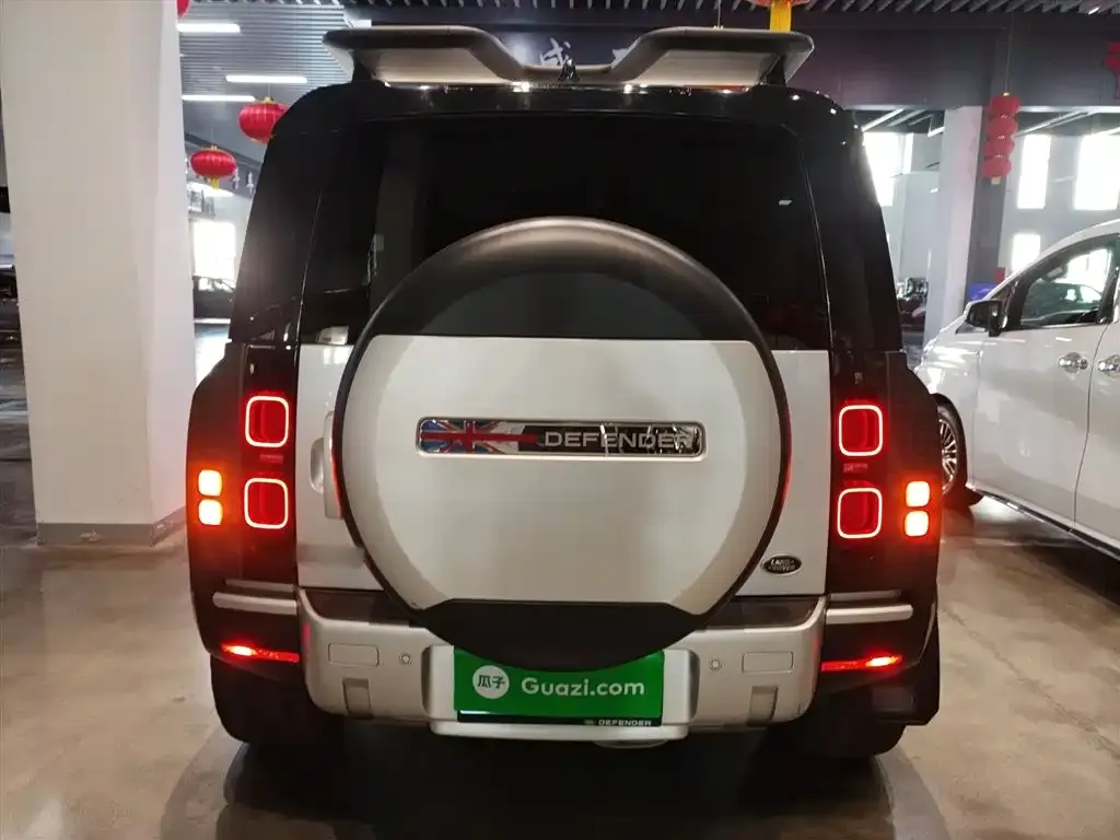 Land Rover Defender — фото 10