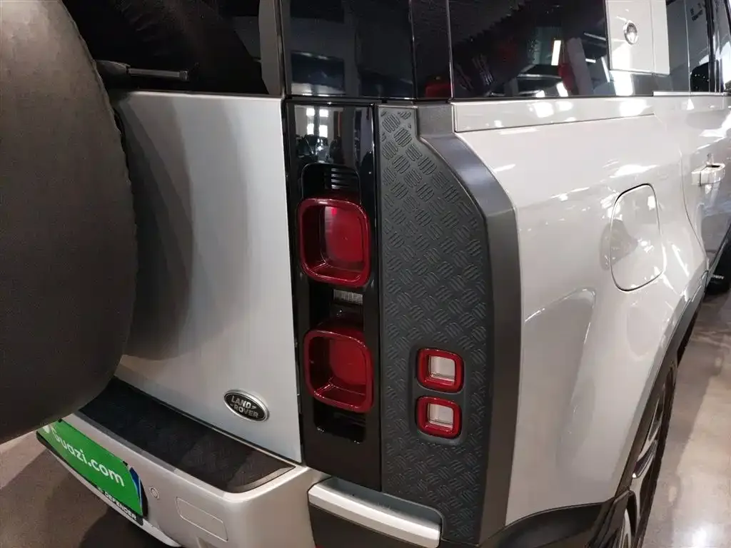 Land Rover Defender — фото 3