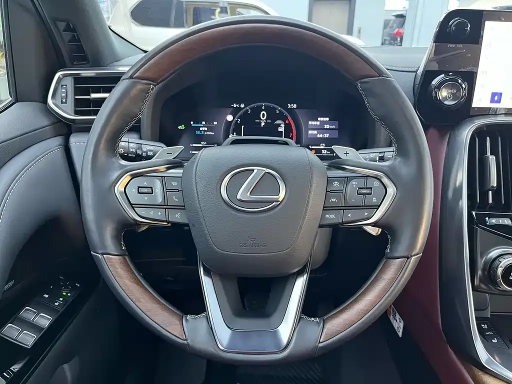 Lexus LX — фото 7