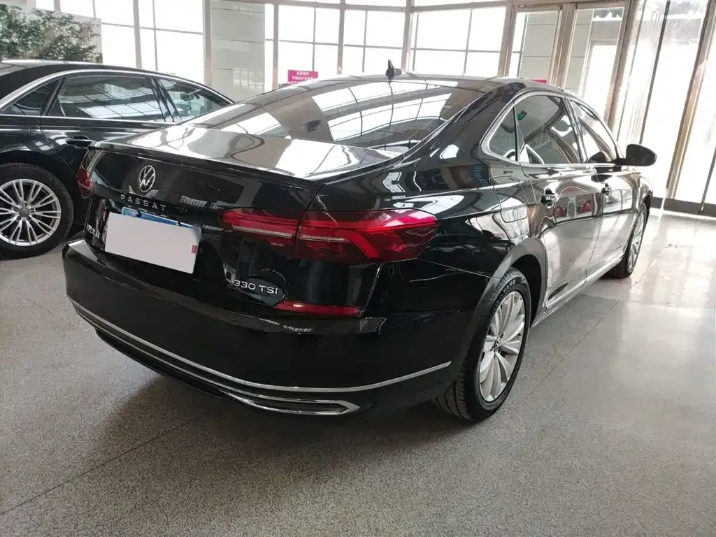 Volkswagen Passat — фото 10