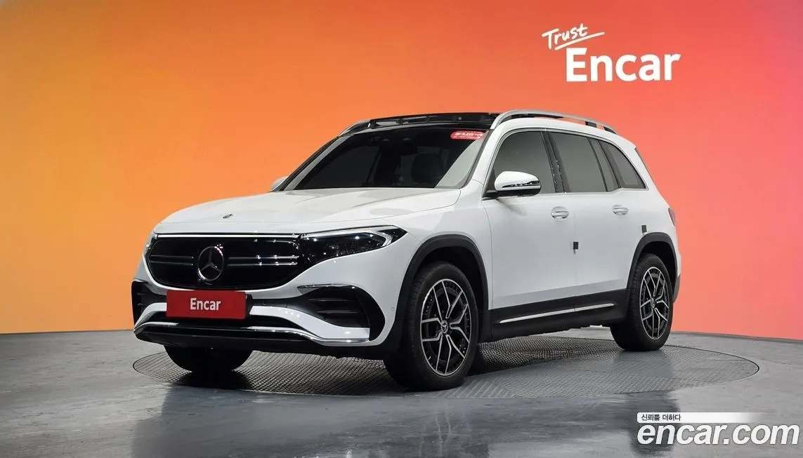 Mercedes-Benz EQB — фото 1