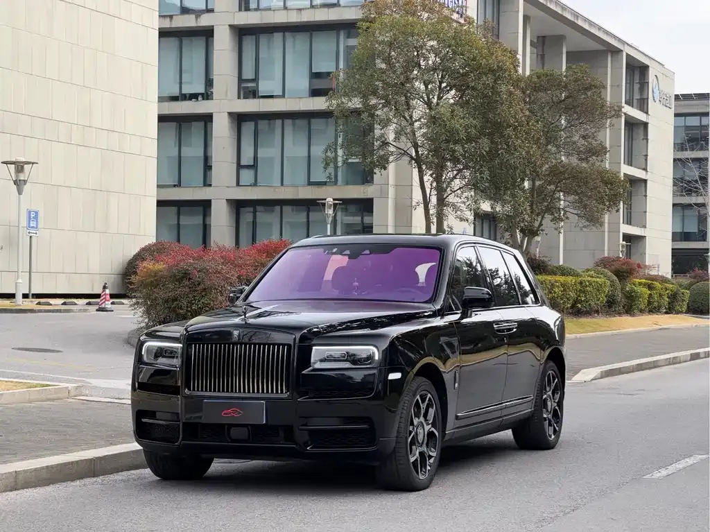 Rolls-Royce Cullinan — фото 1