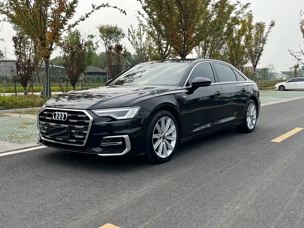 Audi A6L — фото 1