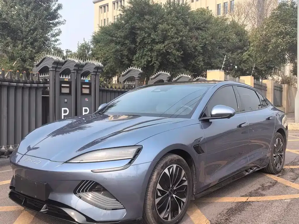BYD Seal — фото 1