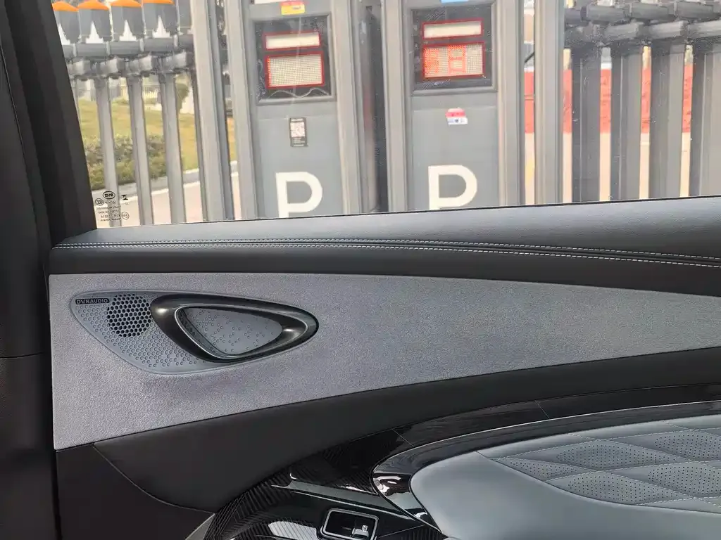 BYD Seal — фото 4