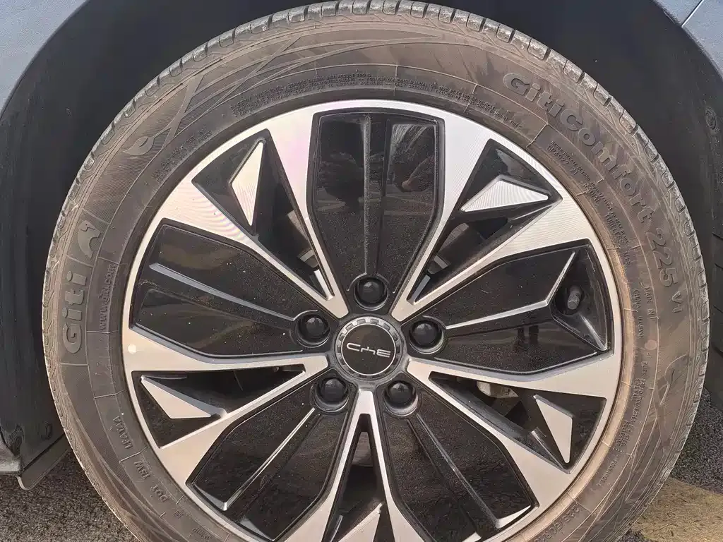 BYD Seal — фото 8