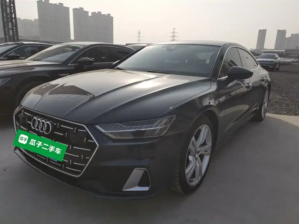 Audi A7L — фото 1