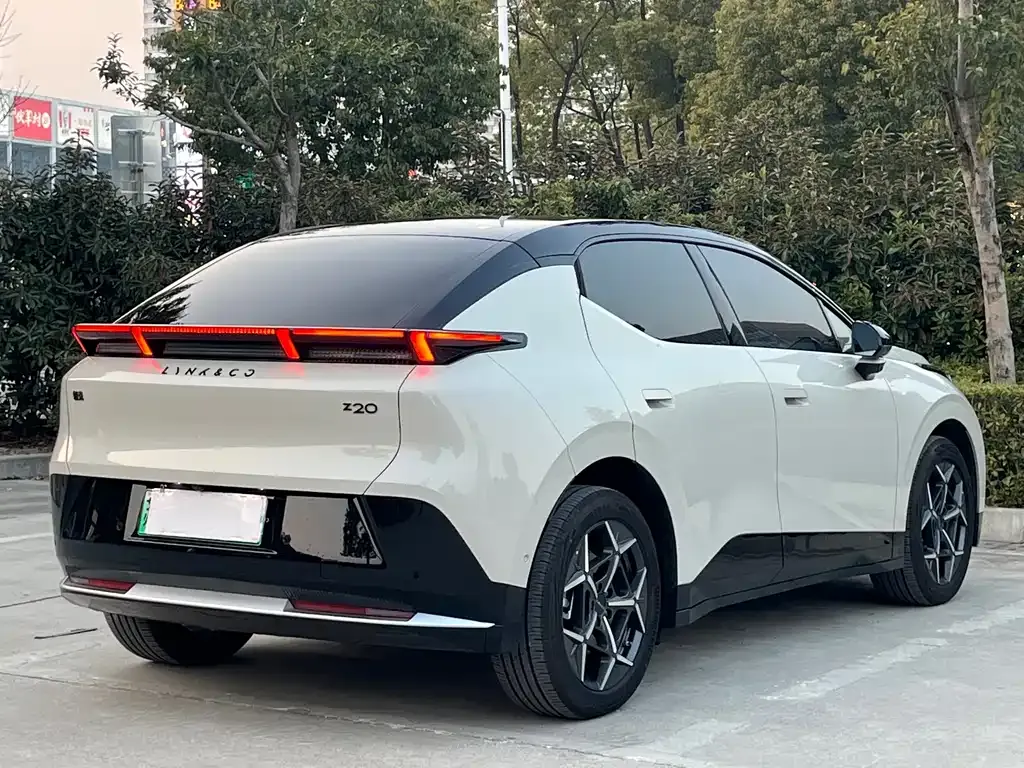 Lynk & Co Z20 — фото 10