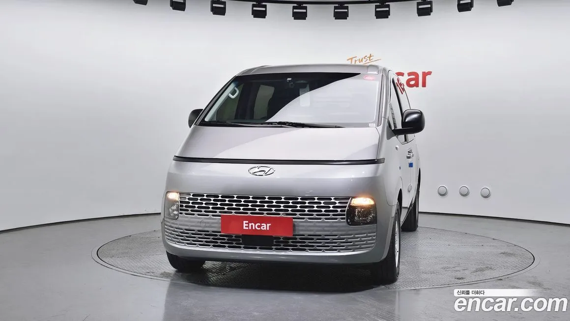 Hyundai Staria — фото 2