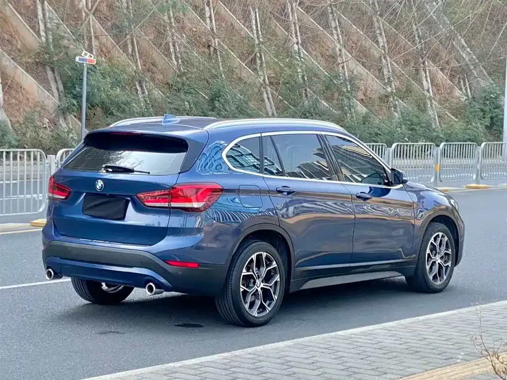 BMW X1 — фото 9