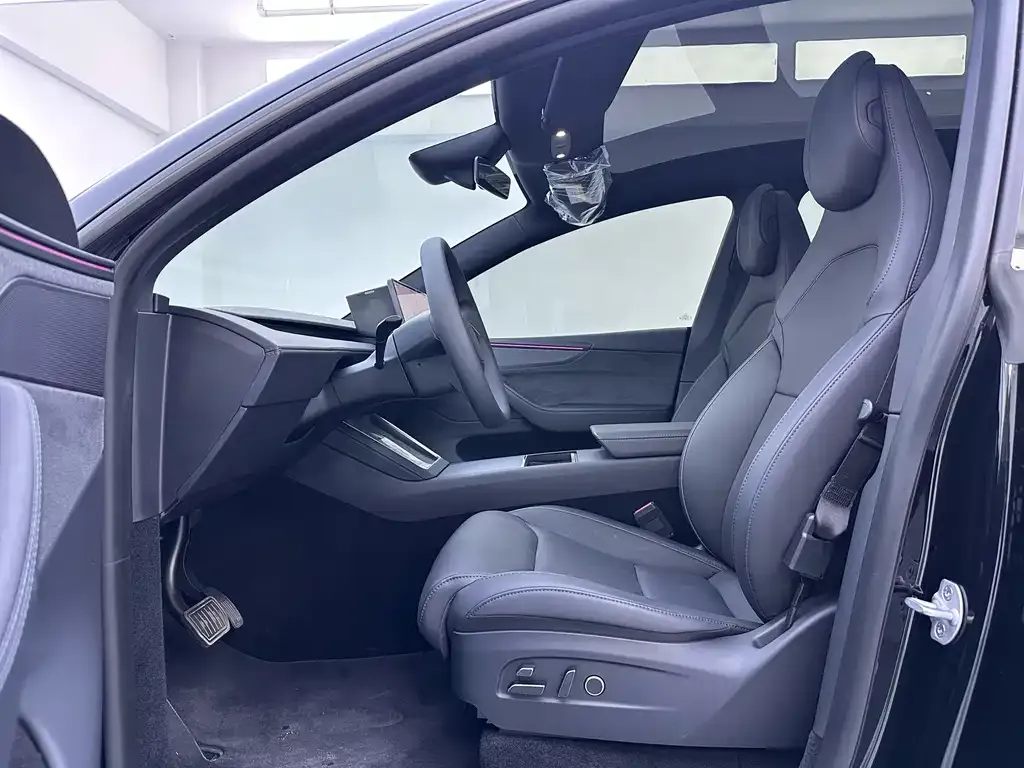 Tesla Model Y L — фото 8