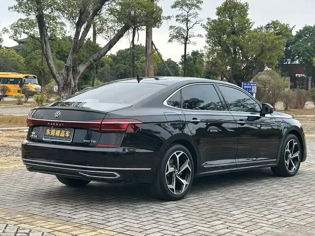 Volkswagen Passat — фото 9