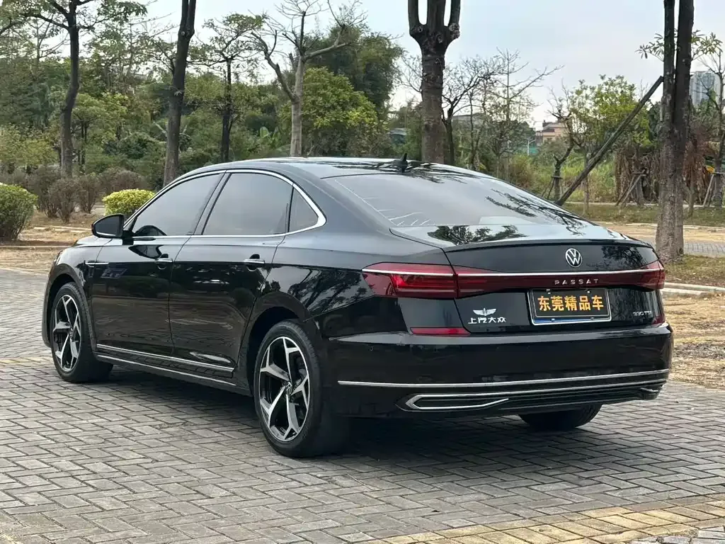 Volkswagen Passat — фото 6