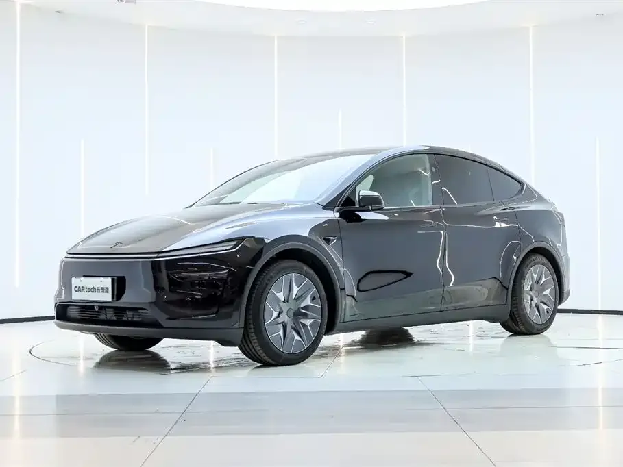 Tesla Model Y L — фото 1