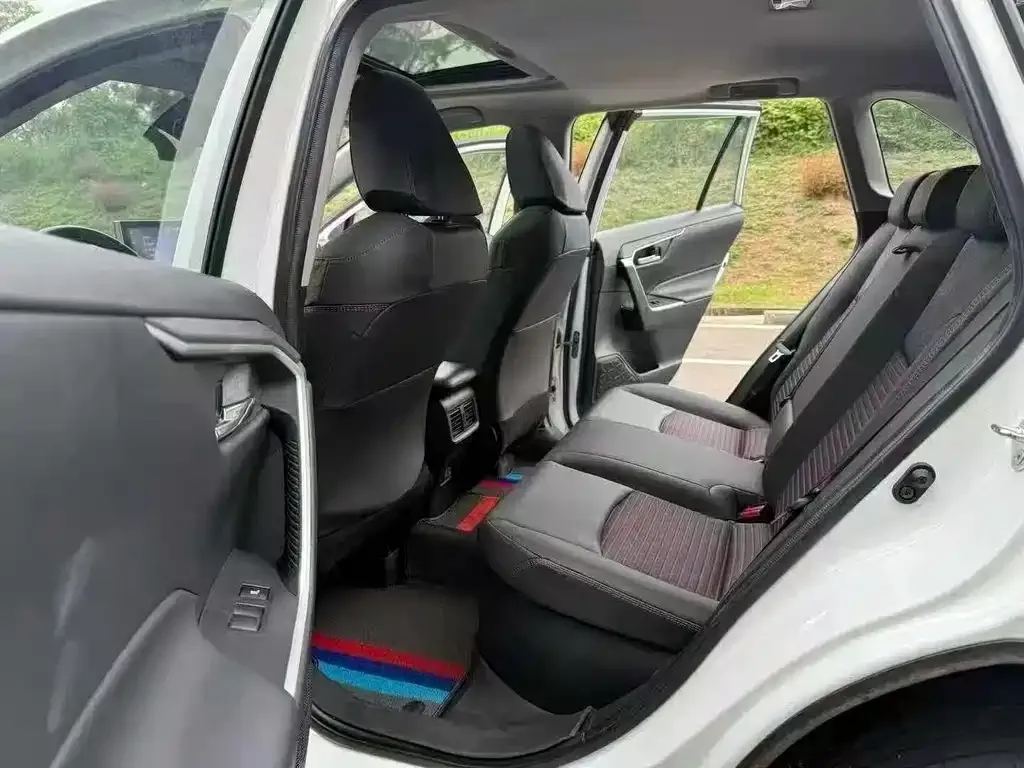 Toyota RAV4 Prime — фото 6