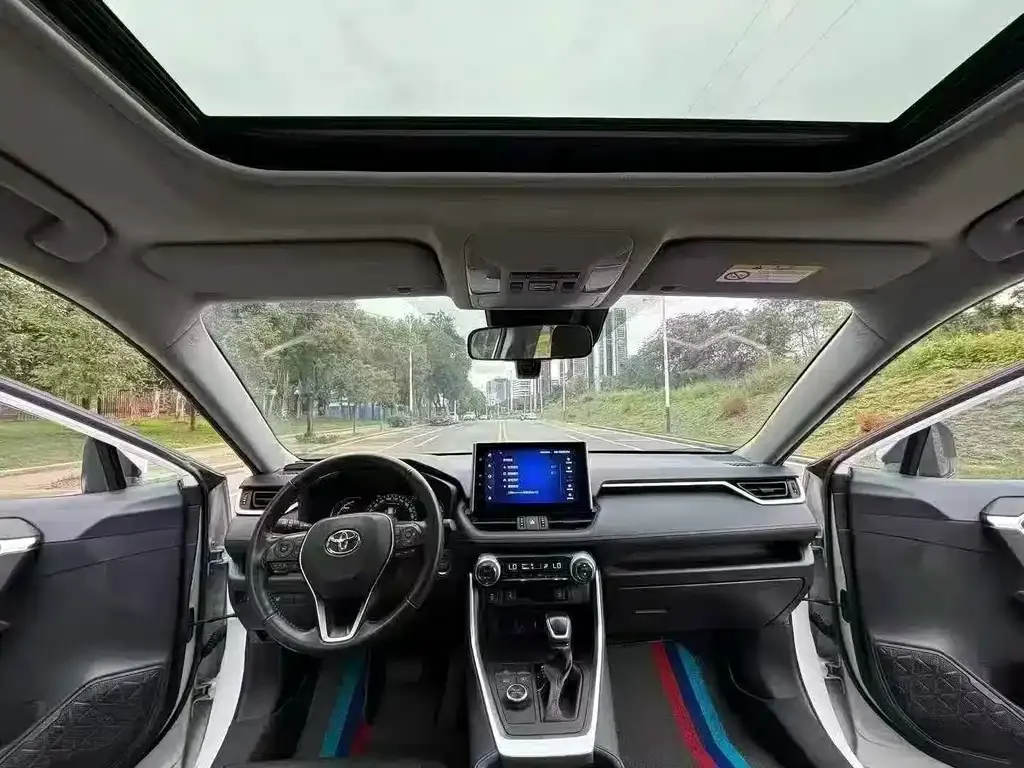 Toyota RAV4 Prime — фото 2