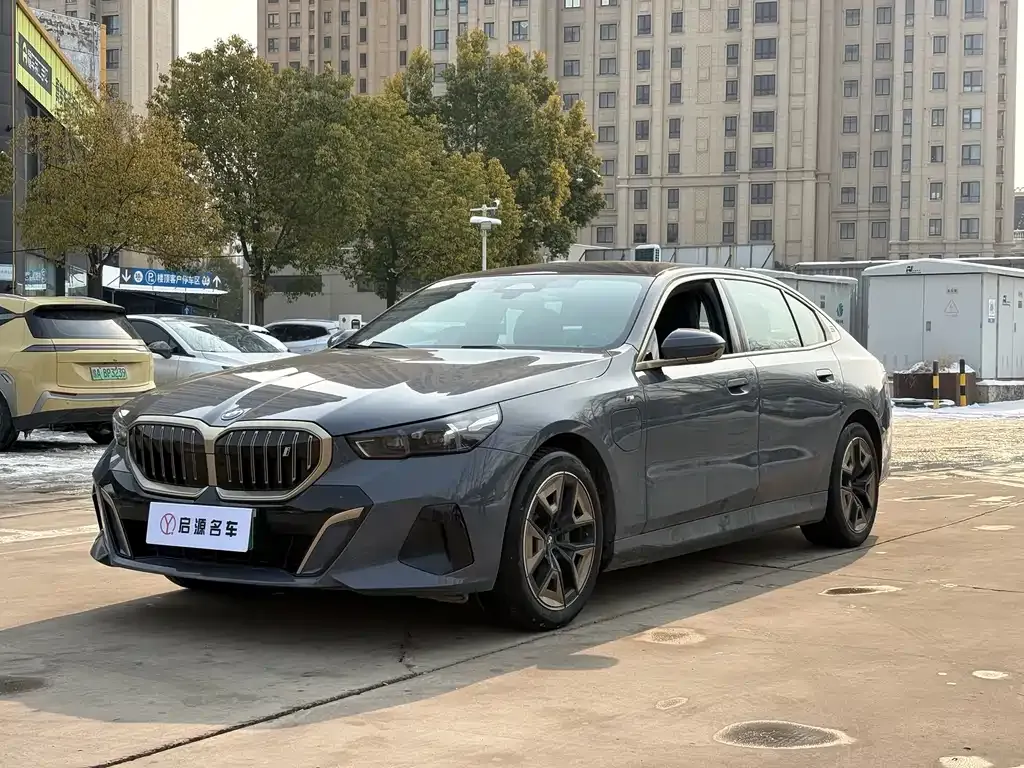 BMW i5 — фото 1