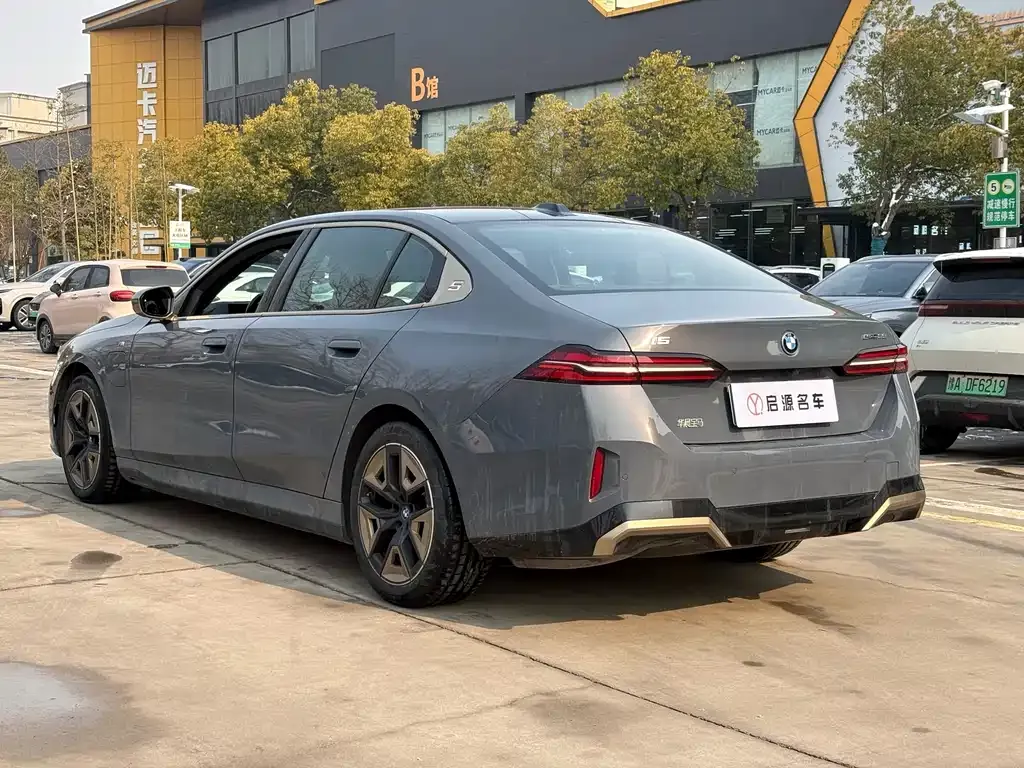 BMW i5 — фото 4