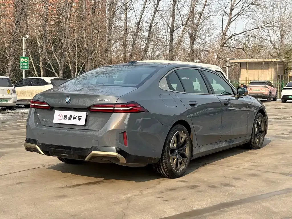 BMW i5 — фото 6