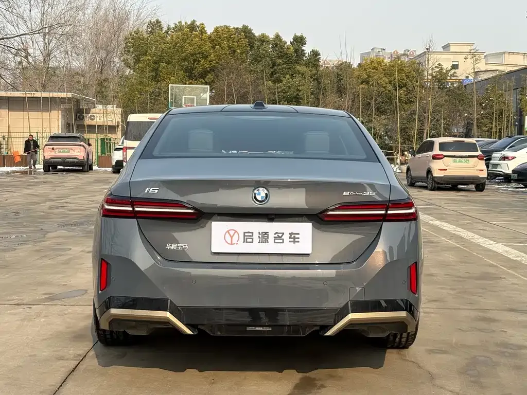 BMW i5 — фото 10