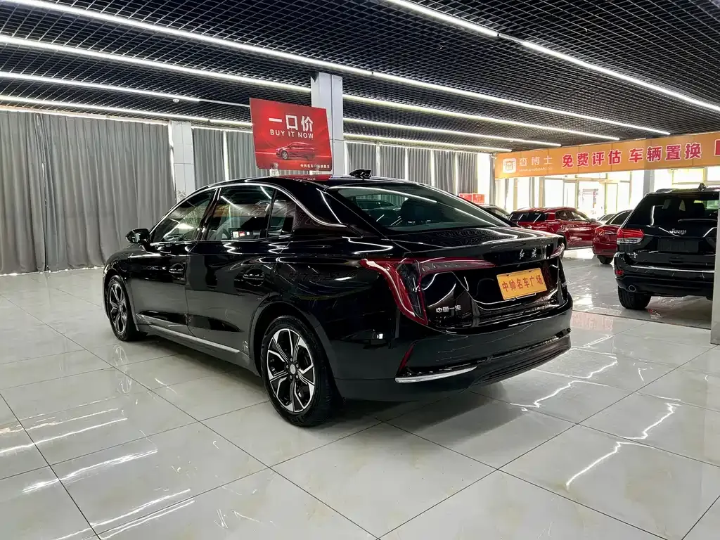 Hongqi E-QM5 — фото 4