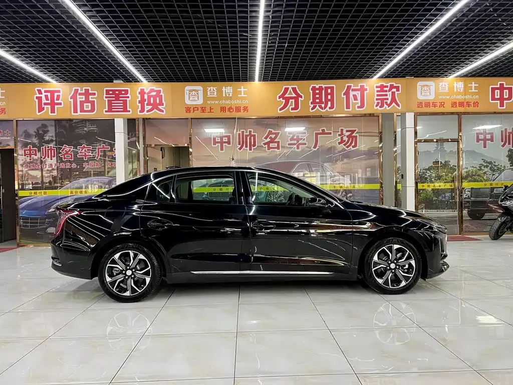 Hongqi E-QM5 — фото 9
