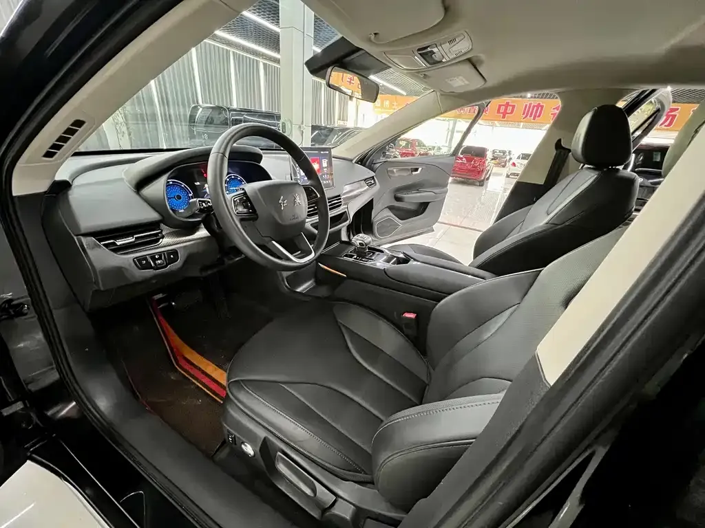 Hongqi E-QM5 — фото 2