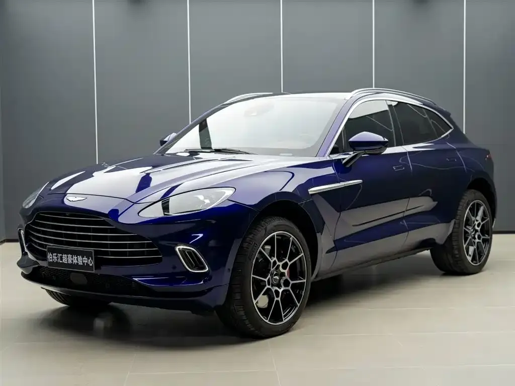 Aston Martin DBX — фото 9