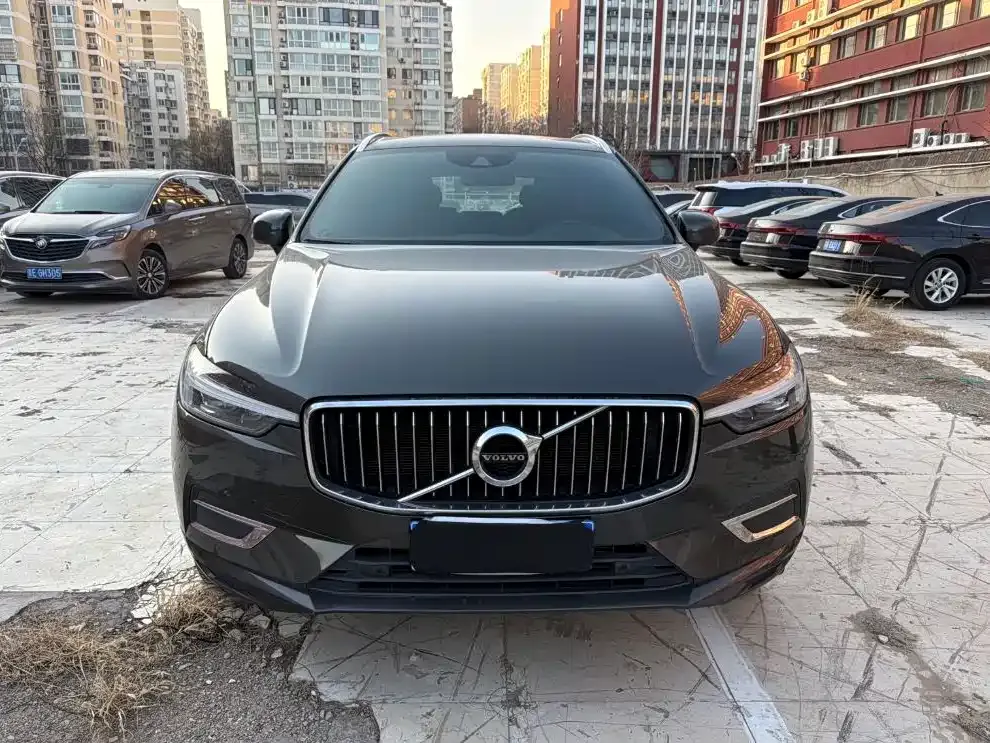 Volvo XC60 — фото 10