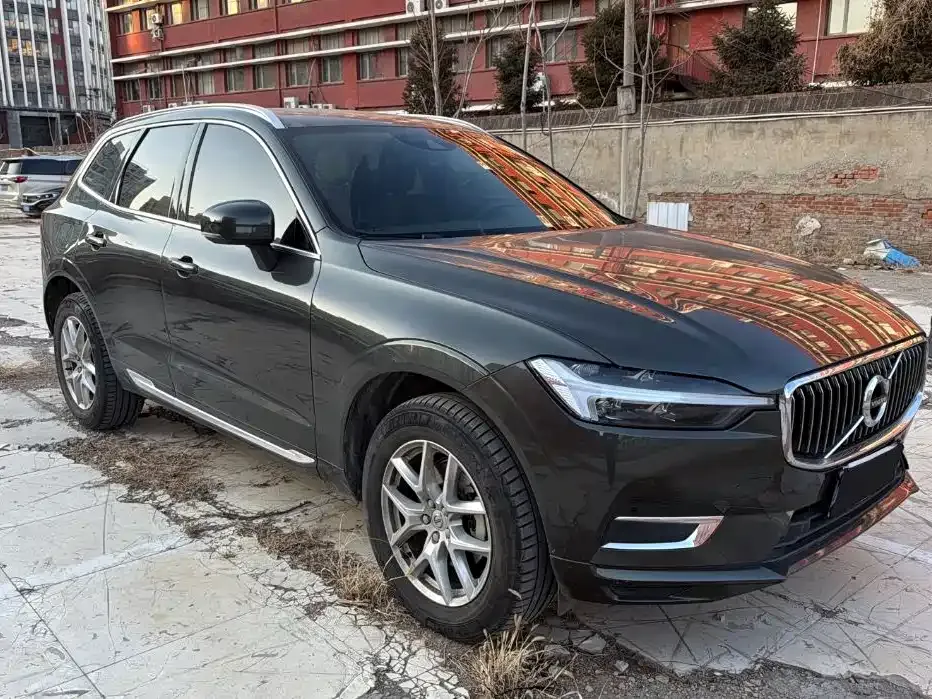 Volvo XC60 — фото 7
