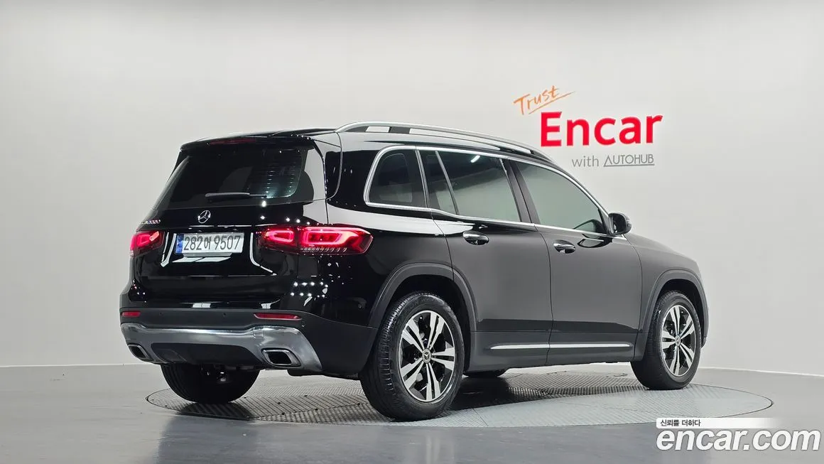 Mercedes-Benz GLB-Class — фото 10