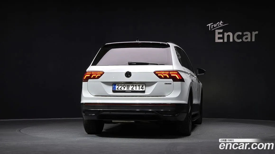Volkswagen Tiguan — фото 2