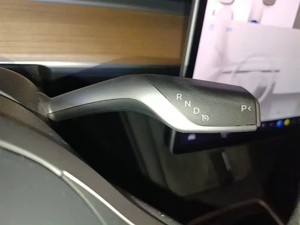 Tesla Model 3 — фото 6