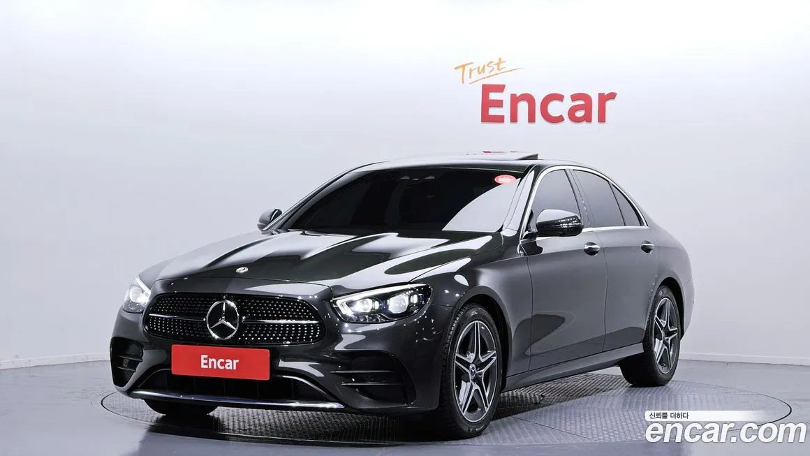 Mercedes-Benz E-Class — фото 1
