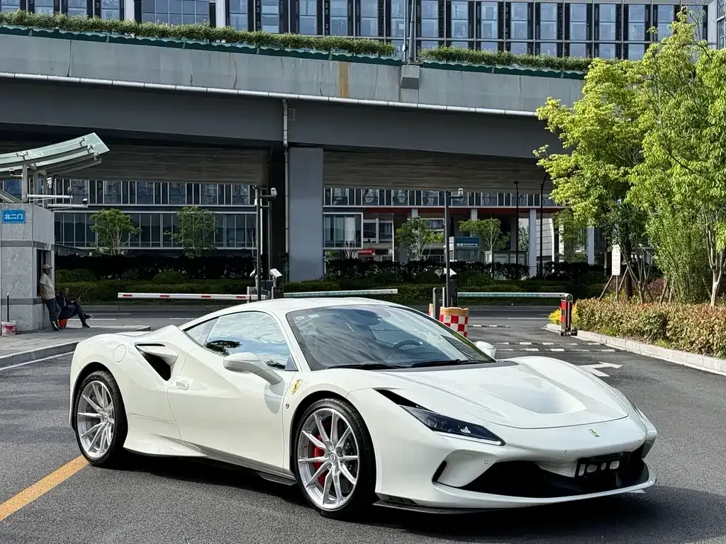 Ferrari F8 — фото 6