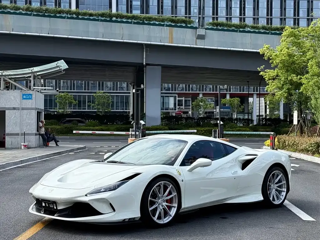 Ferrari F8 — фото 7