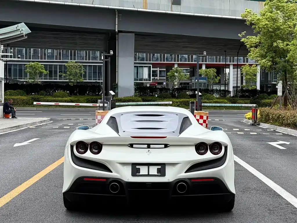 Ferrari F8 — фото 4